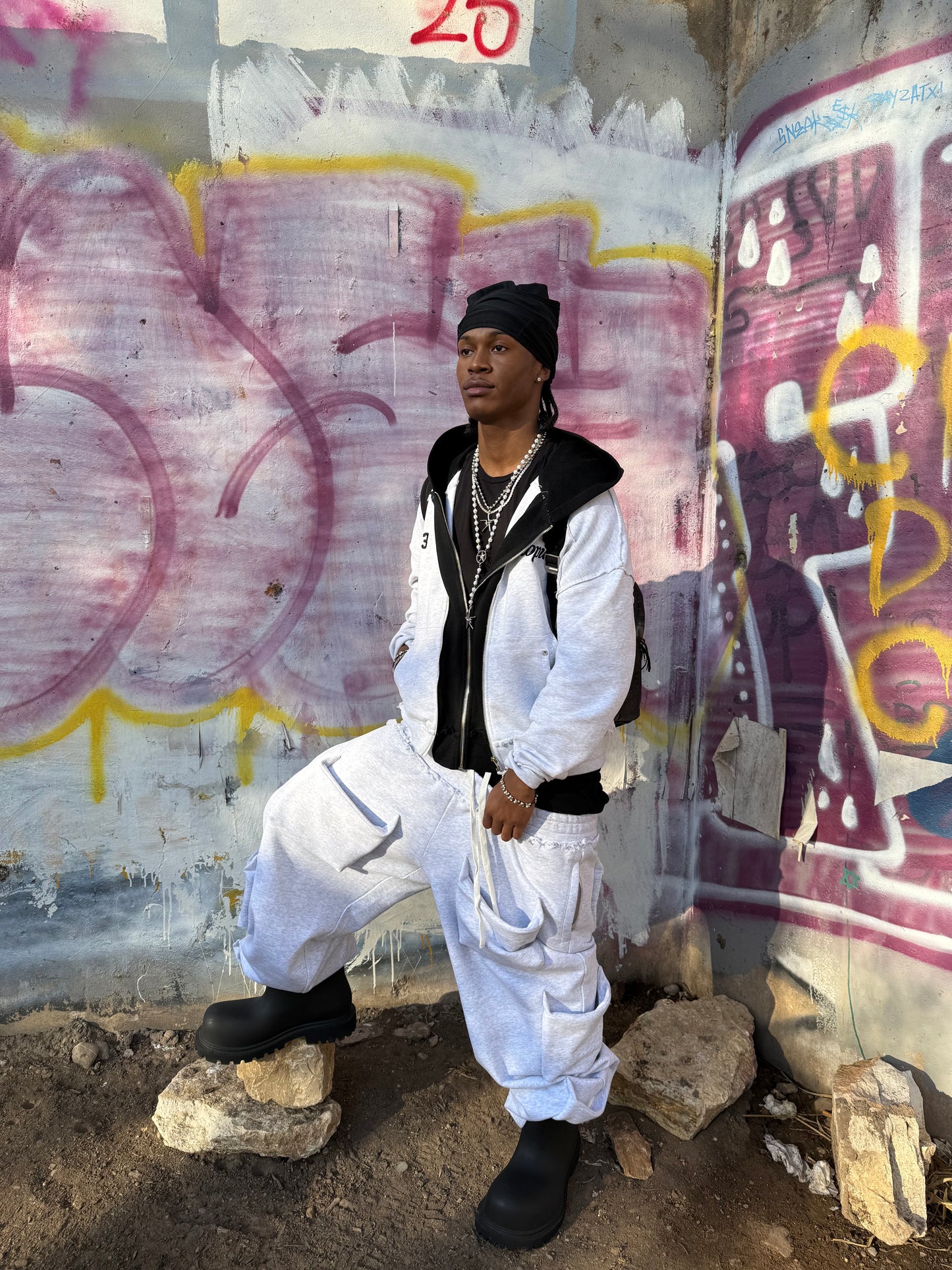 “YIN” UTOPIAN MULTI-POCKET SWEATS