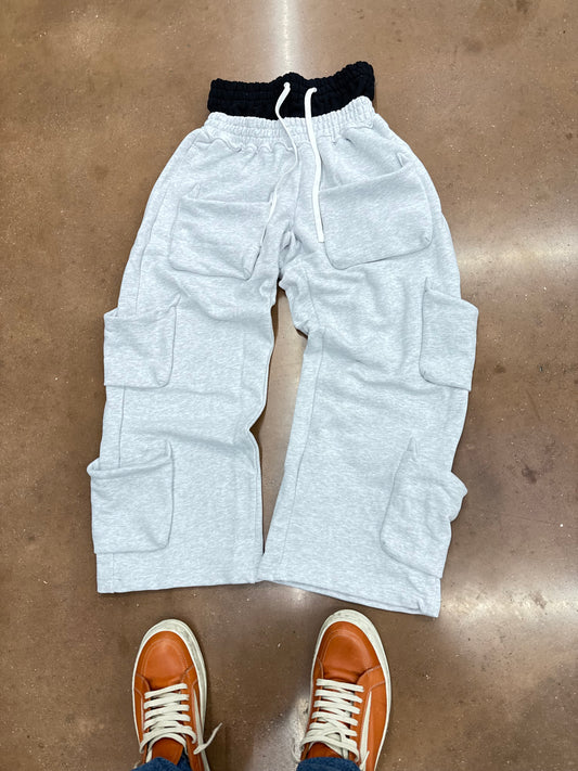 “YIN” UTOPIAN MULTI-POCKET SWEATS